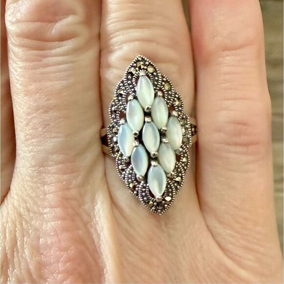 Sterling Silver Mother of Pearl Marquise Marcasite Ring New - Picture 5 of 5